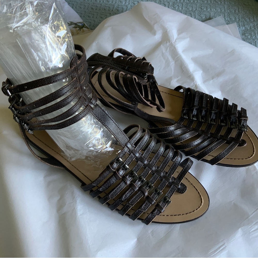 ZARA brown flat summer Sandals with small buckles. Ankle high.zipper at …